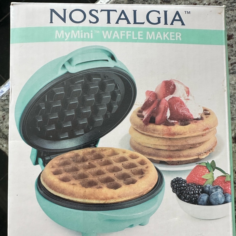 Like New Nostalgia aqua mini waffle maker w box